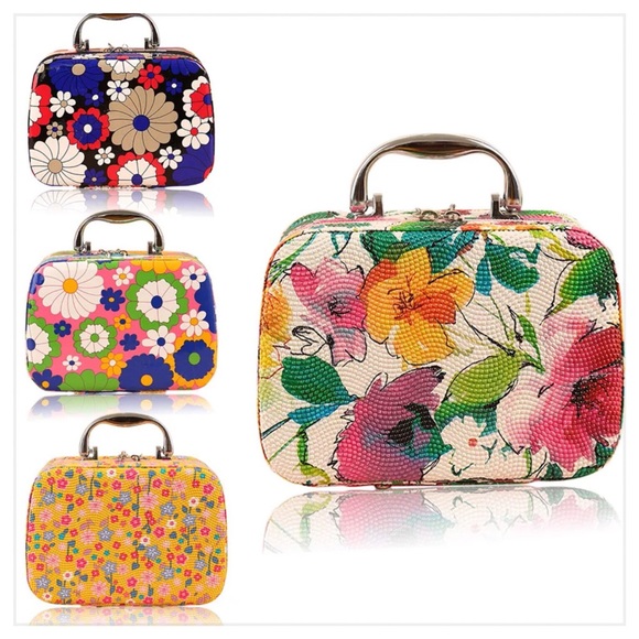 TRAVEL COSMETIC CASE BAG - Picture 4 of 6